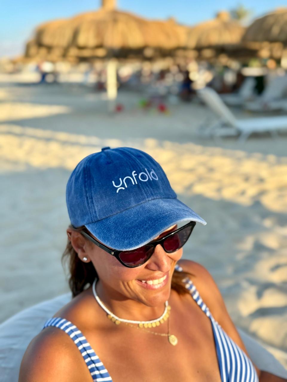 UNFOLD CAPS